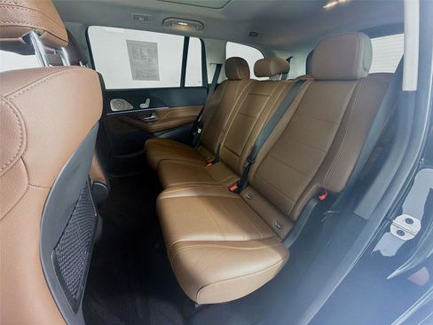 Used 2024 Mercedes-Benz GLS 450 4MATIC image 21