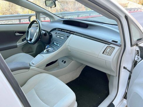 Used 2010 Toyota Prius Four image 33