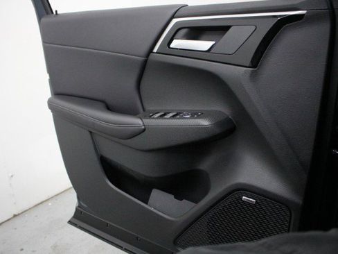 New 2025 Mitsubishi Outlander SE image 10