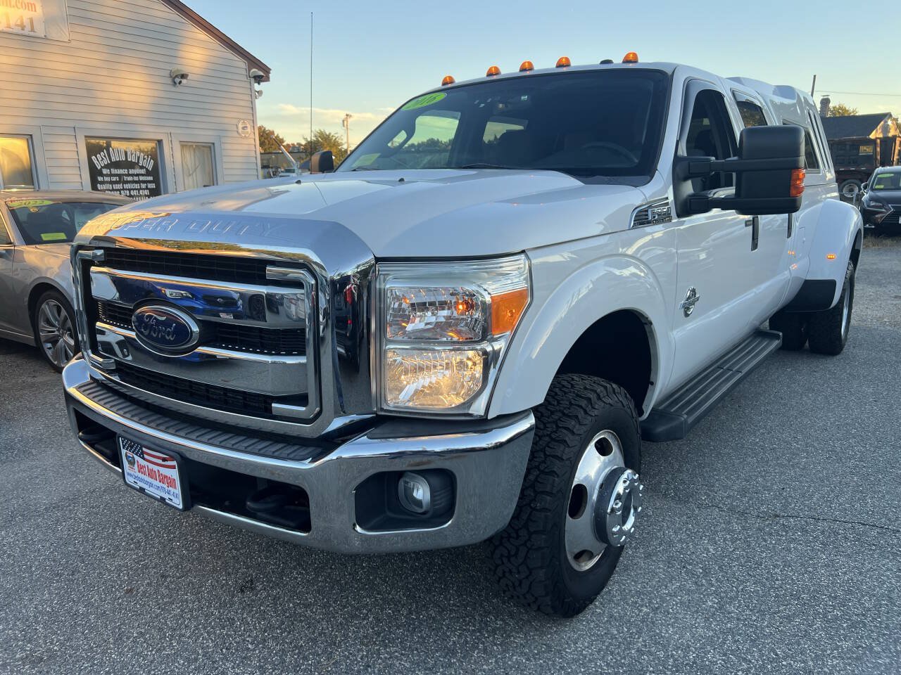 Used 2016 Ford F350 XLT w/ XLT Value Package AWD/4WD image 3