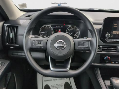 Used 2024 Nissan Pathfinder S image 13