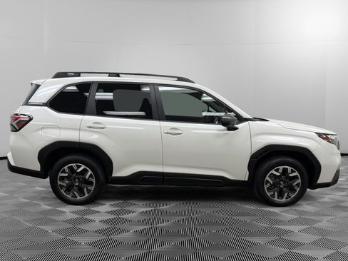 Used 2025 Subaru Forester Premium image 6