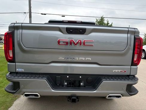 Used 2024 GMC Sierra 1500 AT4 w/ AT4 Premium Package AWD/4WD image 14