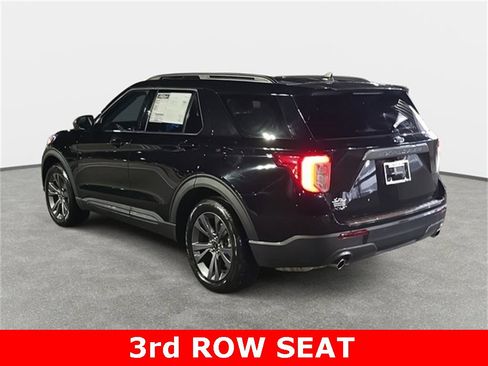 Used 2021 Ford Explorer XLT w/ Equipment Group 202A image 2