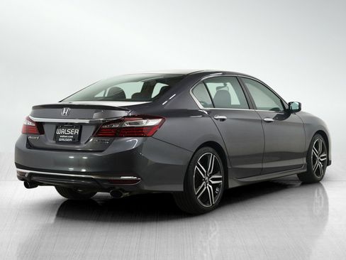Used 2017 Honda Accord Sport Special Edition image 5