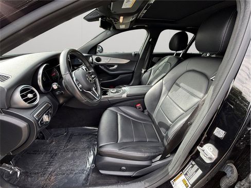 Used 2019 Mercedes-Benz C 300 Sedan image 2