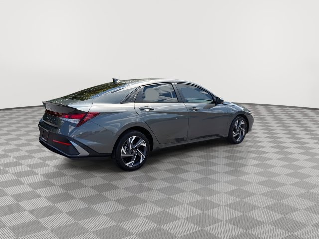 Used 2025 Hyundai Elantra Sport FWD image 12