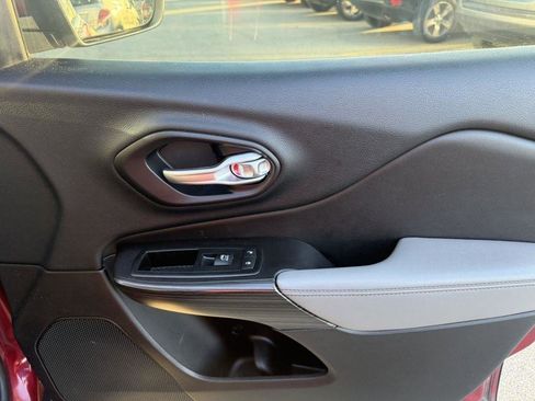 Used 2014 Jeep Cherokee Limited FWD image 21