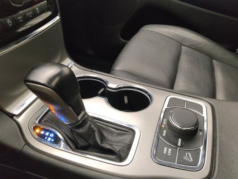 Used 2021 Jeep Grand Cherokee Limited AWD/4WD image 26