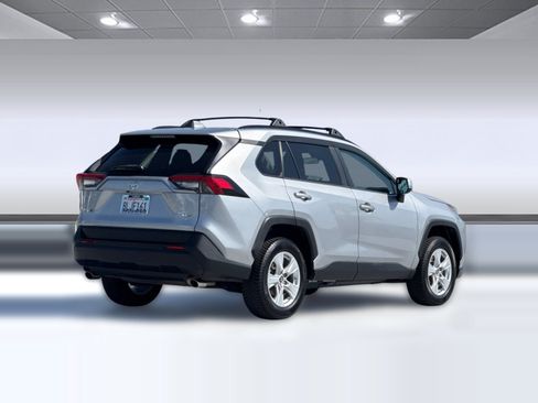 Used 2019 Toyota RAV4 XLE w/ Carpet Mat Package AWD/4WD image 8