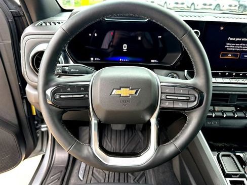 Used 2024 Chevrolet Colorado LT w/ LT Convenience Package III RWD image 10