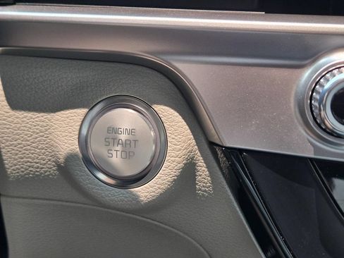 Used 2025 Kia Telluride S FWD image 29