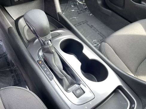 Used 2023 Chevrolet Malibu LS image 22