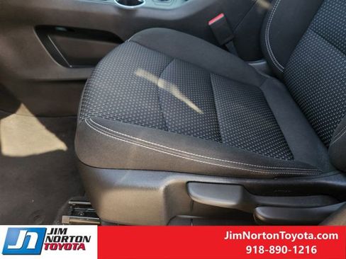 Used 2024 GMC Terrain SLE image 26