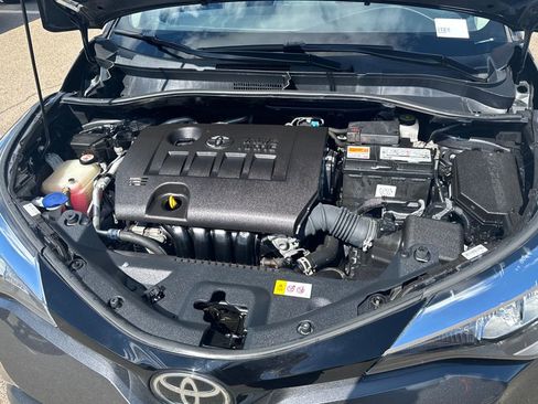 Used 2021 Toyota C-HR LE image 41