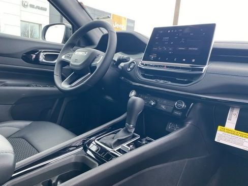 New 2026 Jeep Compass Latitude image 6