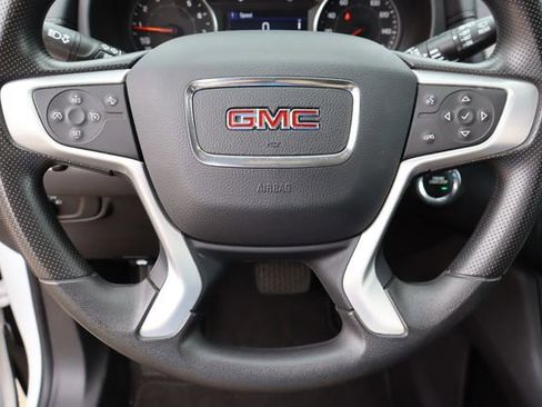 Used 2024 GMC Terrain SLE FWD image 11