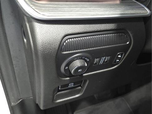 Used 2024 Jeep Wagoneer L Series III w/ Flexible Seating Group image 10