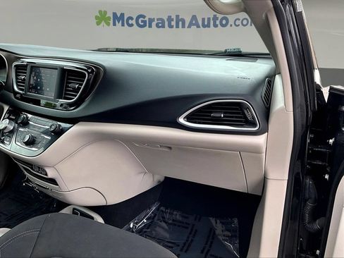 Used 2023 Chrysler Voyager LX FWD image 29