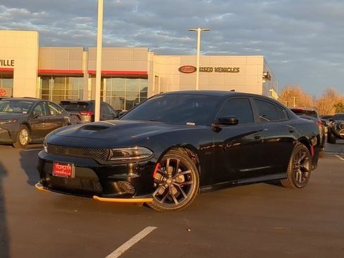 Used 2023 Dodge Charger R/T w/ Blacktop Package image 2