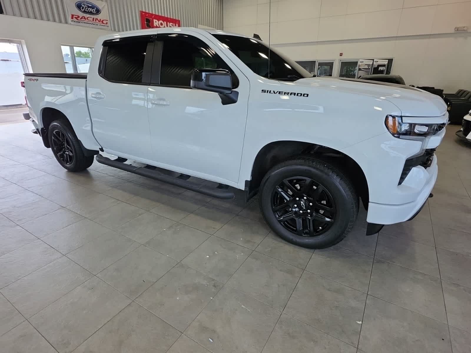 Used 2023 Chevrolet Silverado 1500 RST w/ Rally Edition AWD/4WD image 4