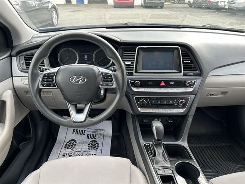 Used 2018 Hyundai Sonata SE w/ Cargo Package FWD image 11
