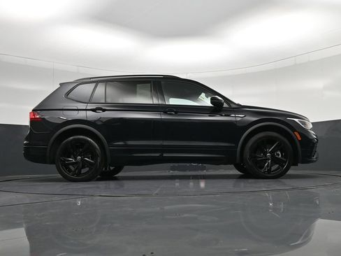 Used 2023 Volkswagen Tiguan SE R-Line FWD image 21