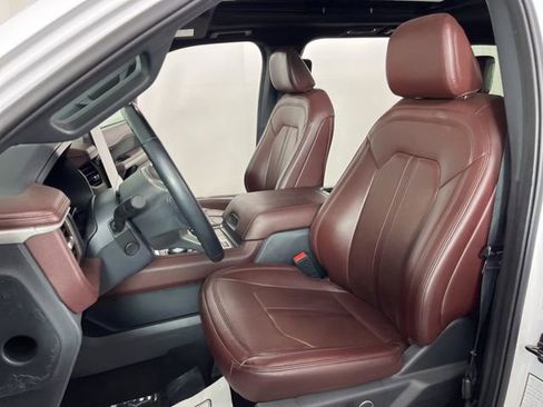 Used 2024 Ford Expedition Limited RWD image 19