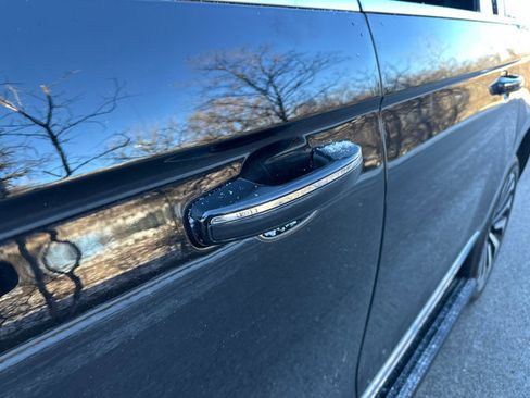 Used 2023 Lincoln Navigator L Reserve image 12