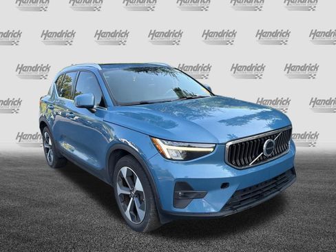 Used 2023 Volvo XC40 B5 Plus w/ Protection Package AWD/4WD image 2