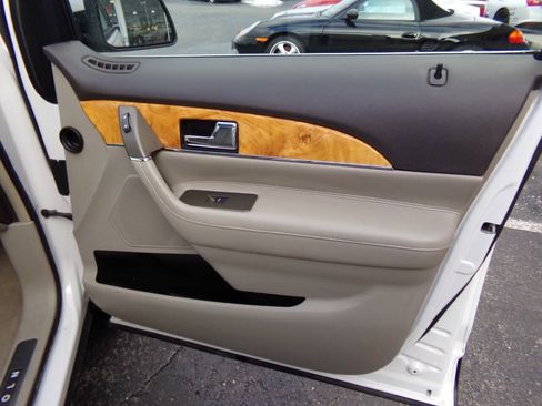 Used 2012 Lincoln MKX FWD image 30