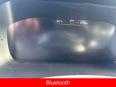 Used 2017 Volvo XC90 T6 Momentum w/ Vision Package AWD/4WD image 6