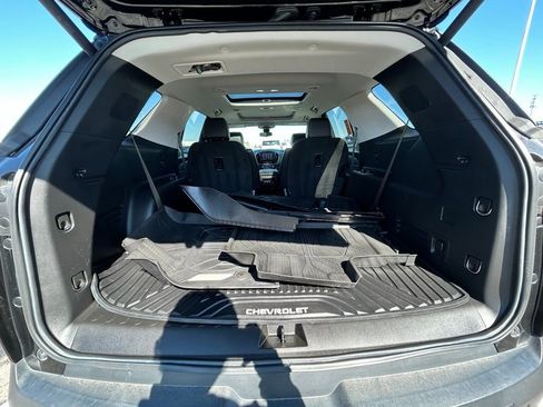 Used 2021 Chevrolet Traverse RS w/ LPO, Roadside Safety Package image 28