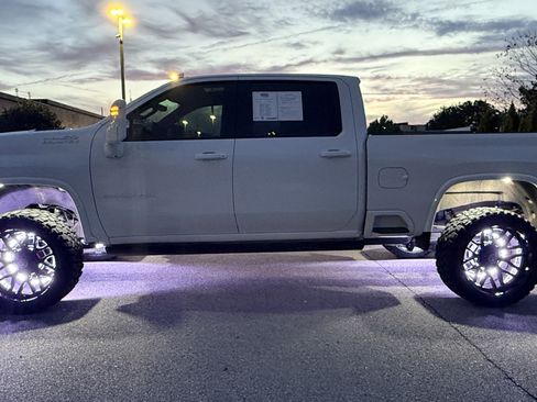 Used 2021 Chevrolet Silverado 3500 High Country w/ Z71 Off-Road Package image 7