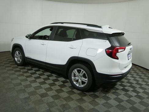 Used 2023 GMC Terrain SLE w/ Driver Convenience Package image 6