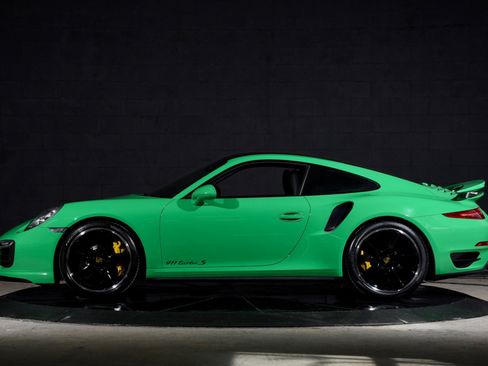 Used 2015 Porsche 911 Turbo S image 18