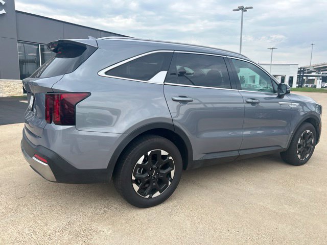 Used 2025 Kia Sorento S FWD image 14