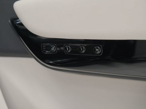 Used 2023 Rolls-Royce Cullinan image 49