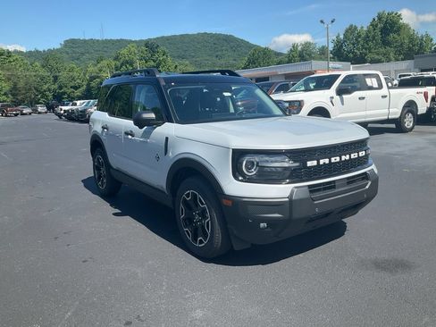 New 2026 Ford Bronco Sport Outer Banks w/ Outer Banks Tech Package+ AWD/4WD image 3