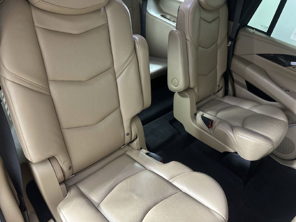 Used 2018 Cadillac Escalade Platinum AWD/4WD image 31