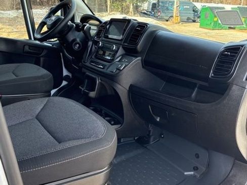 Used 2025 RAM ProMaster 2500 w/ Convenience Group image 9