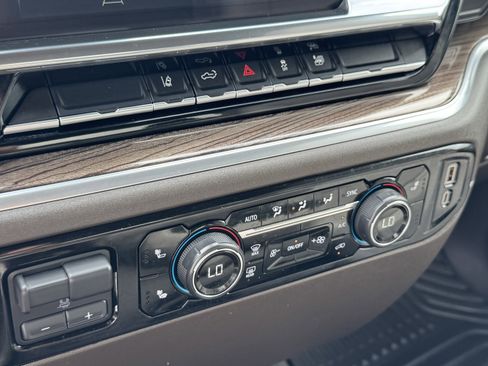 Used 2025 Chevrolet Silverado 2500 LT w/ Convenience Package image 20