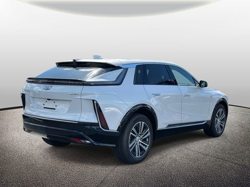 New 2025 Cadillac Lyriq Luxury image 2