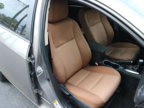 Used 2016 Toyota Corolla LE FWD image 17