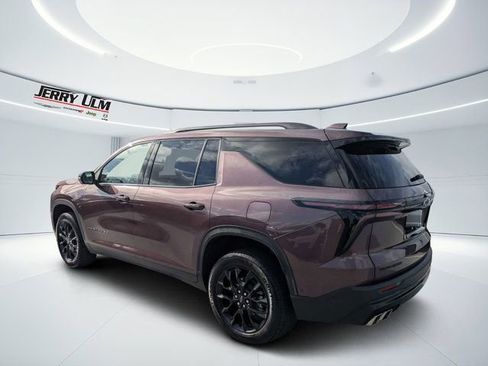 Used 2024 Chevrolet Traverse LT w/ Enhanced Driving Package FWD image 5