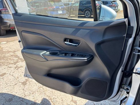 Used 2025 Nissan Versa SV FWD image 18