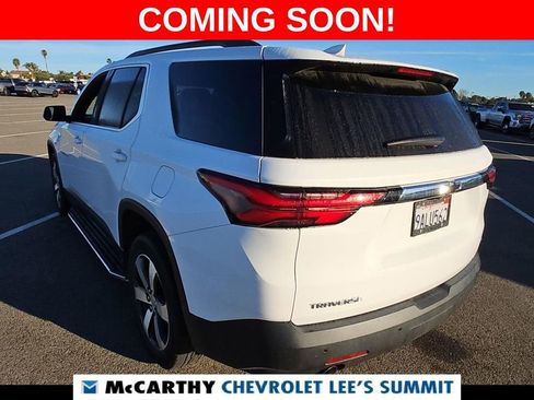 Used 2022 Chevrolet Traverse LT w/ LT Premium Package image 3