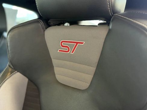Used 2017 Ford Focus ST w/ Equipment Group 401A image 38