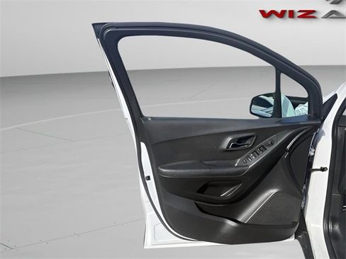 Used 2018 Chevrolet Trax LT image 10