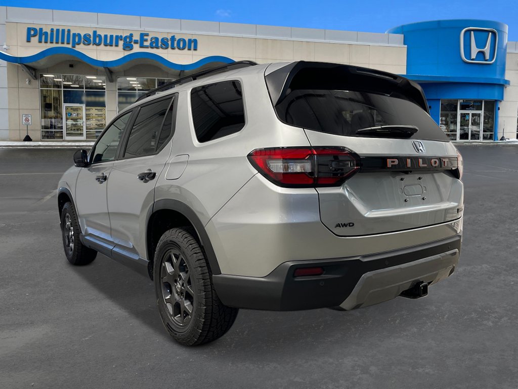 New 2026 Honda Pilot TrailSport image 3
